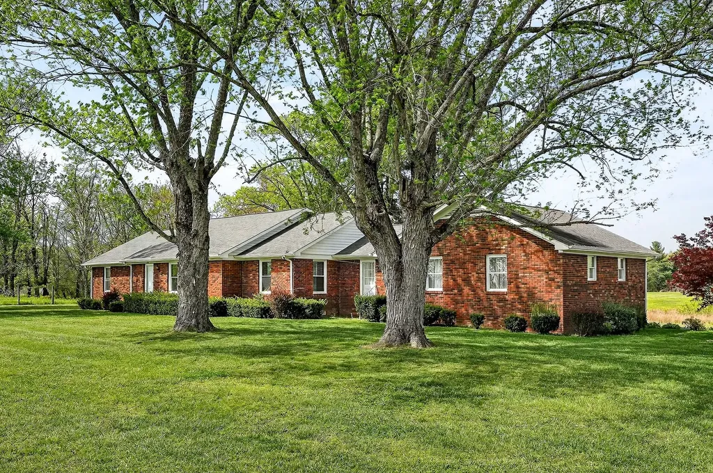 530 W Main Street Smithville TN 37166