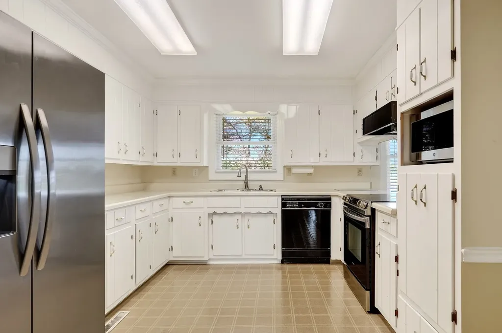 530 W Main Street Smithville TN 37166