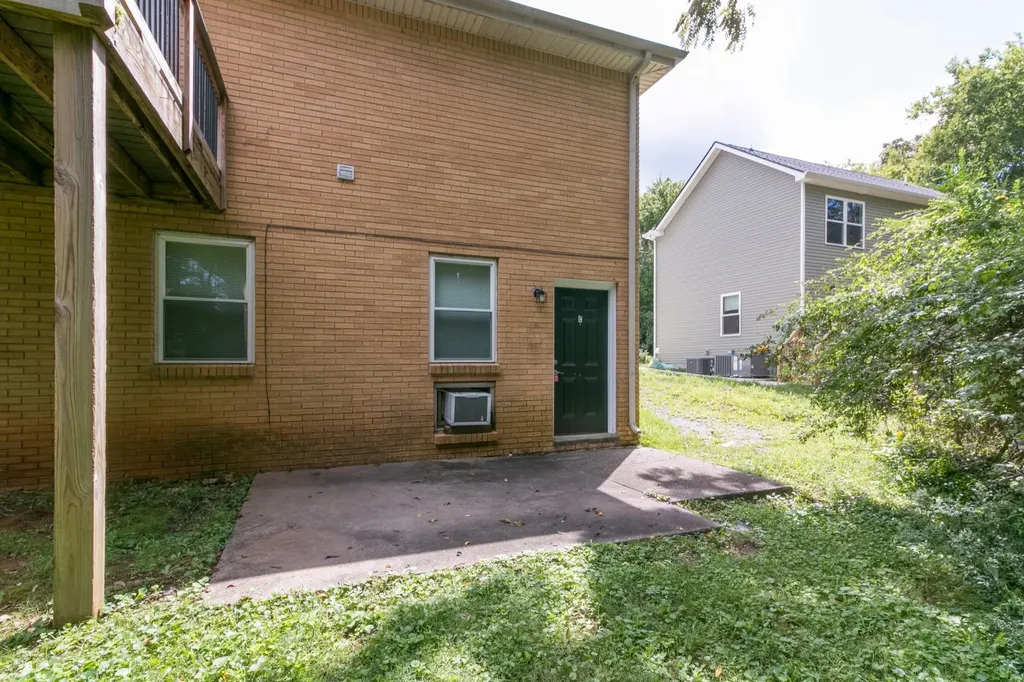 812 Bradley Street Clarksville TN 37040