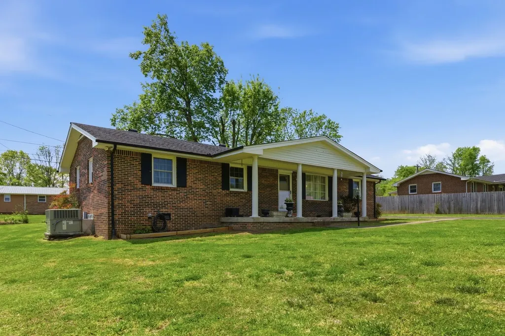 22 Larkspur Avenue Lebanon TN 37090