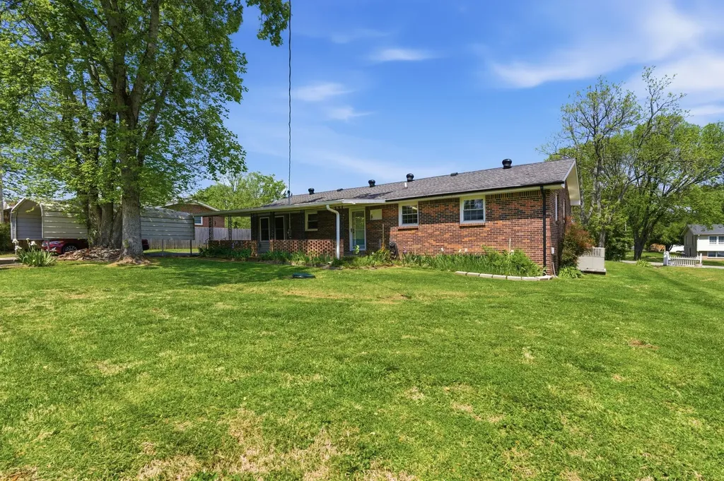 22 Larkspur Avenue Lebanon TN 37090