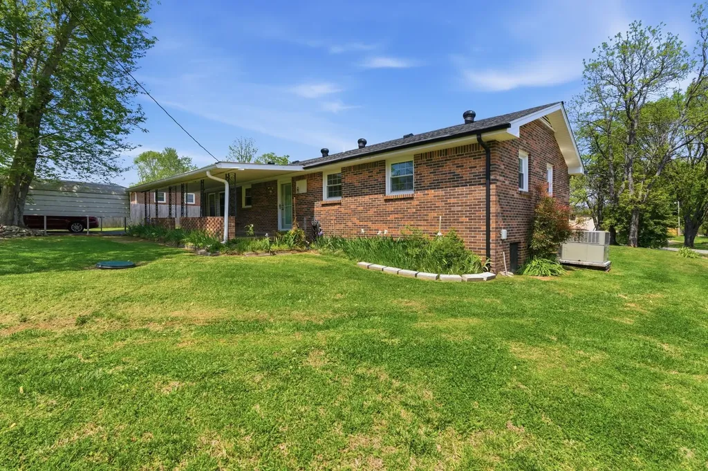 22 Larkspur Avenue Lebanon TN 37090