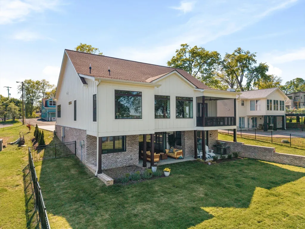 3005 Lakeshore Drive Old Hickory TN 37138