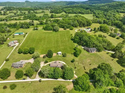 12 Charles Apple Lane Brush Creek TN 38547