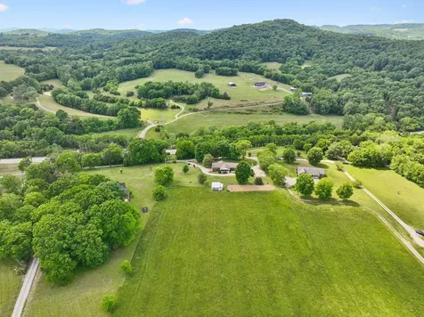 12 Charles Apple Lane Brush Creek TN 38547