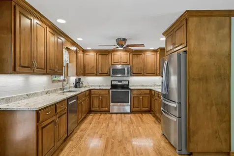 12 Charles Apple Lane Brush Creek TN 38547