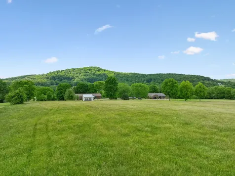 12 Charles Apple Lane Brush Creek TN 38547