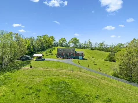 4341 Marlowe Road Williamsport TN 38487