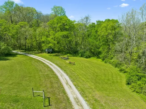 4341 Marlowe Road Williamsport TN 38487