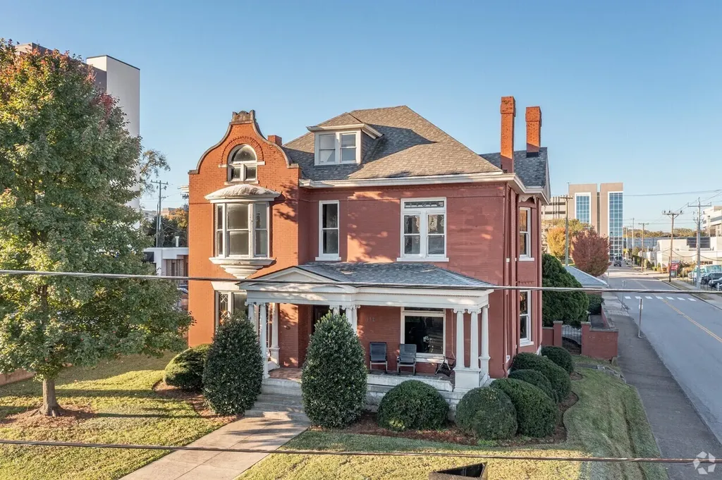 311 22nd Ave, N Nashville TN 37203