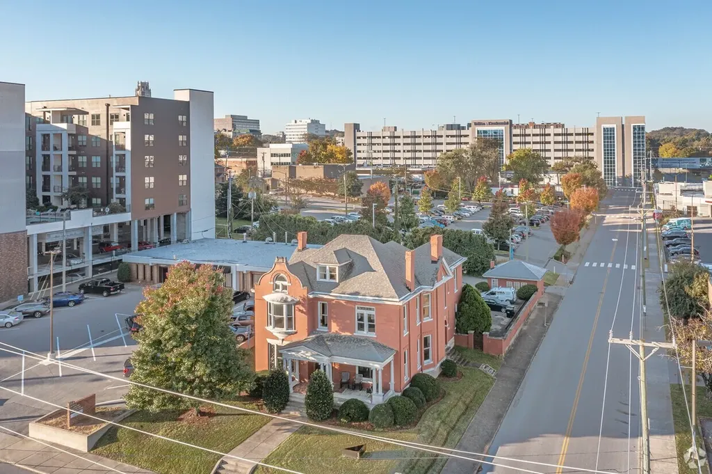 311 22nd Ave, N Nashville TN 37203