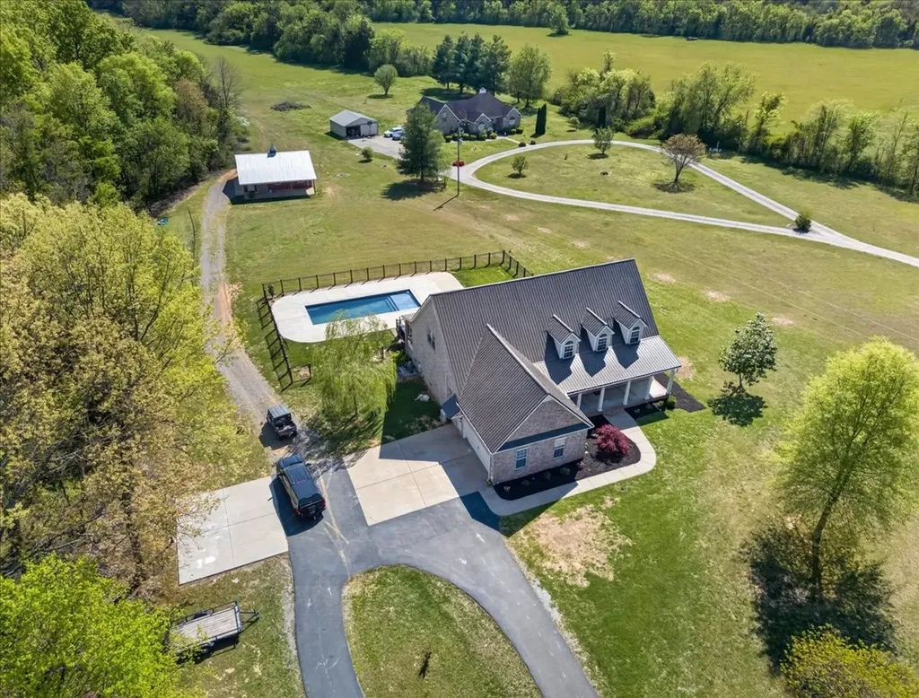 11039 Panther Creek Road Christiana TN 37037