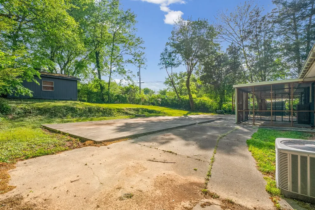 16 Donelson Drive Clarksville TN 37042