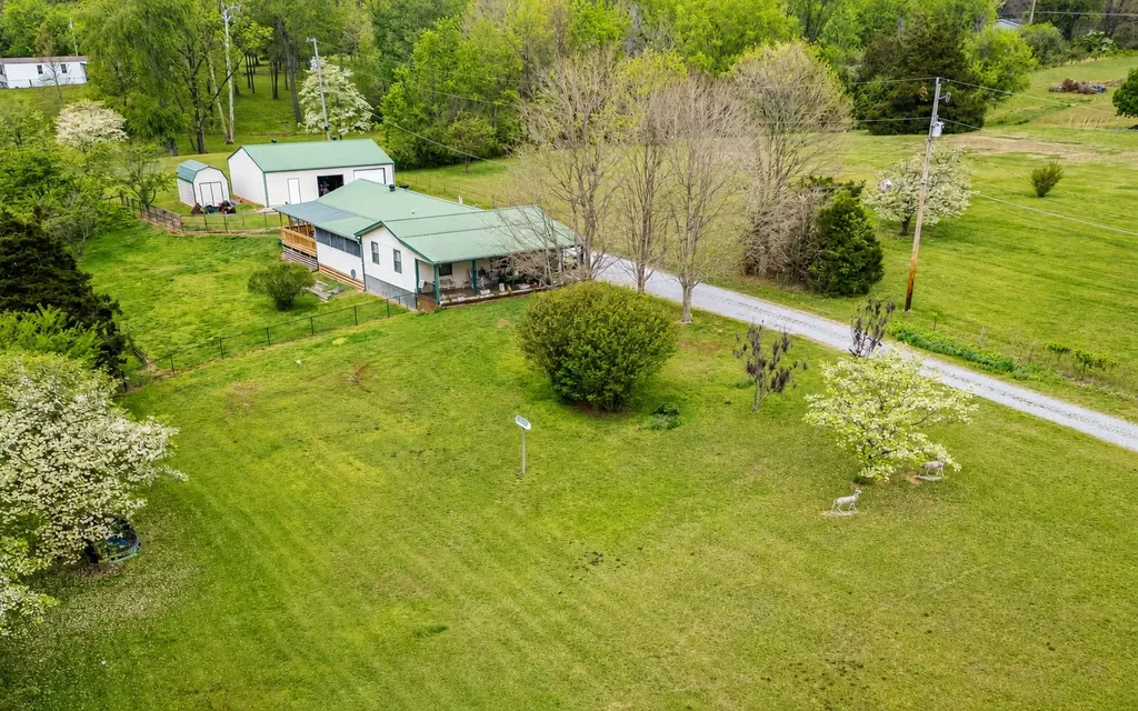1655 New Deal Potts Road Portland TN 37148