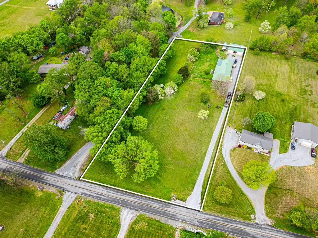 1655 New Deal Potts Road Portland TN 37148