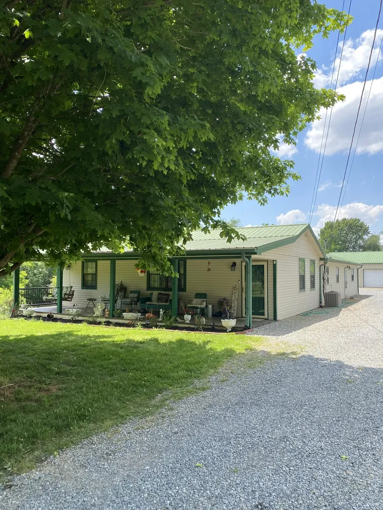 1655 New Deal Potts Road Portland TN 37148