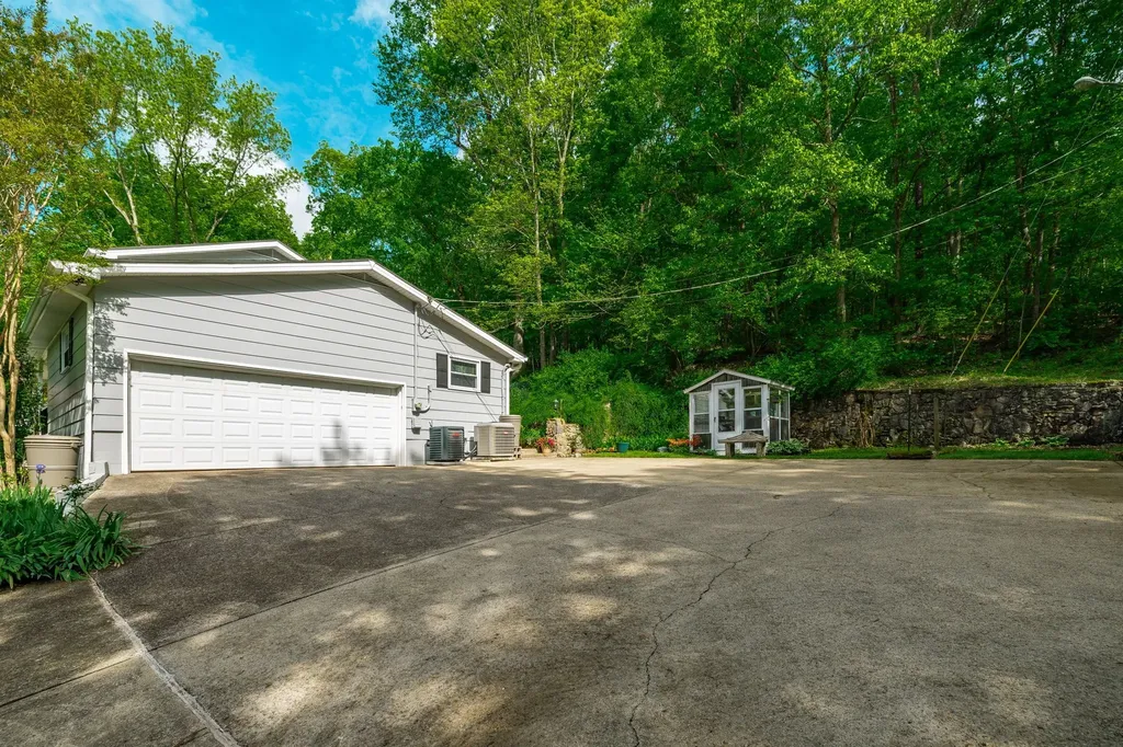 5215 Brick Church Pike Goodlettsville TN 37072
