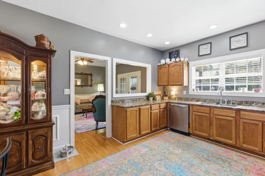 435 Long St, W Mc Ewen TN 37101