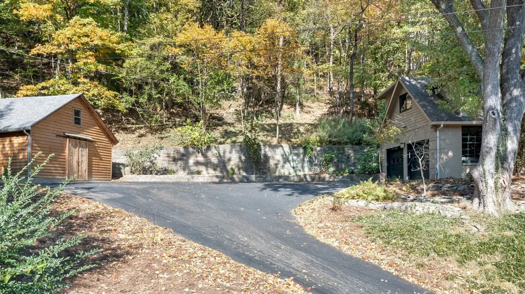 433 Grayson Drive Nashville TN 37205