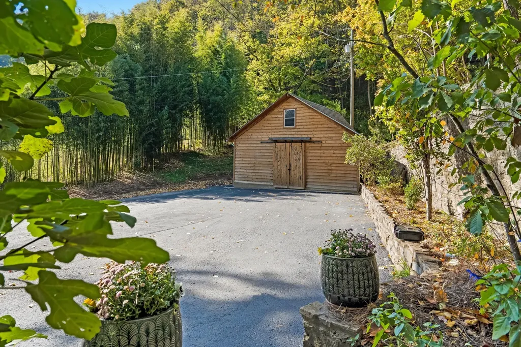 433 Grayson Drive Nashville TN 37205