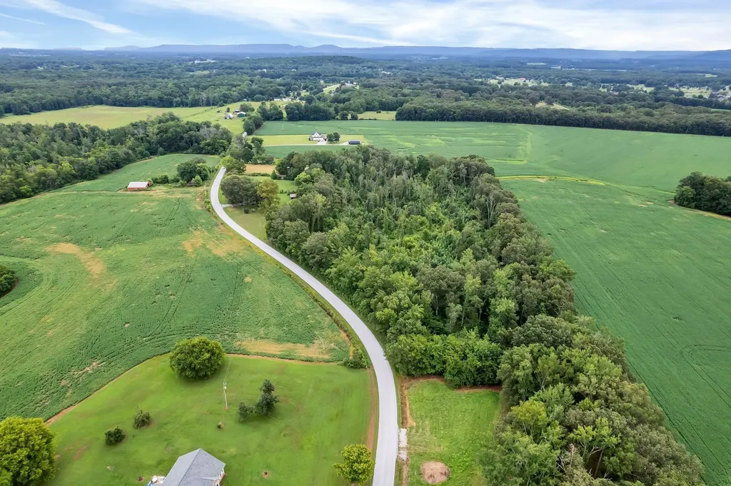 1459 Pete Sain Road Manchester TN 37355