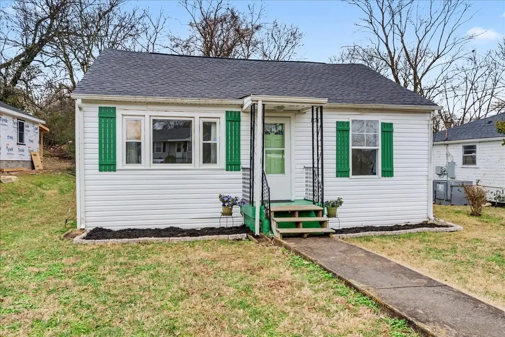 1226 Cedar Street Clarksville TN 37040