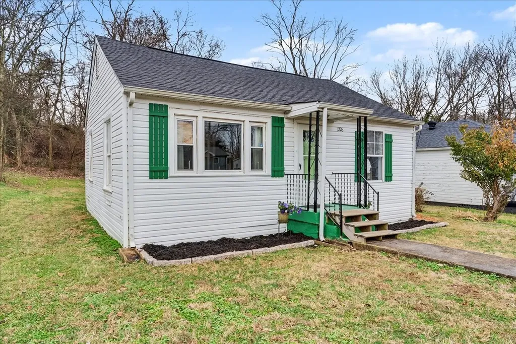1226 Cedar Street Clarksville TN 37040