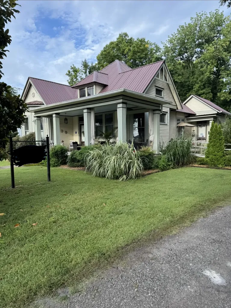 118 S Greenwood Street Lebanon TN 37087