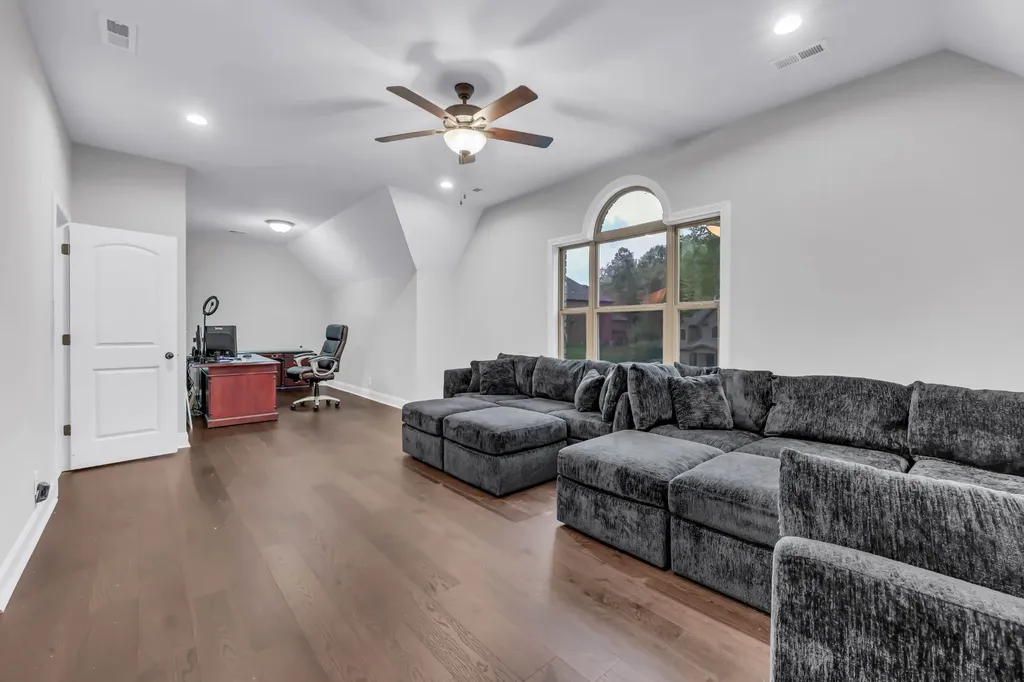 1689 Double R Boulevard Clarksville TN 37042
