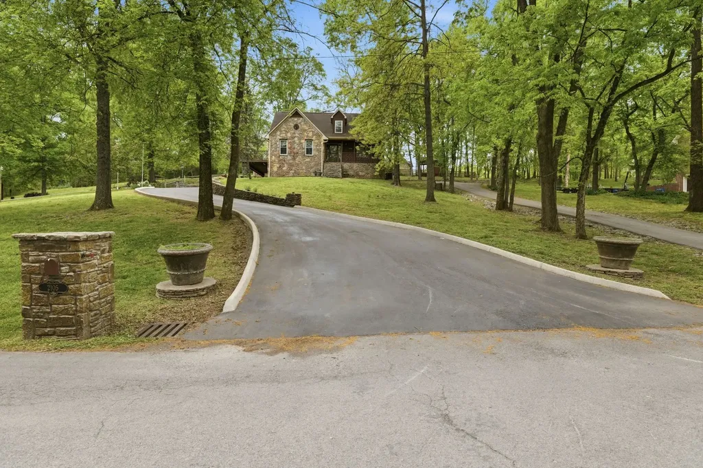 2105 Alpine Drive Columbia TN 38401