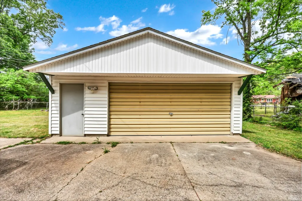 62 Bel Air Boulevard Clarksville TN 37042