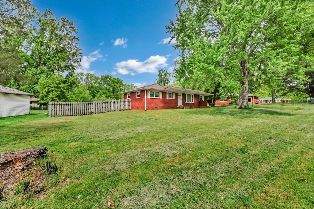 62 Bel Air Boulevard Clarksville TN 37042