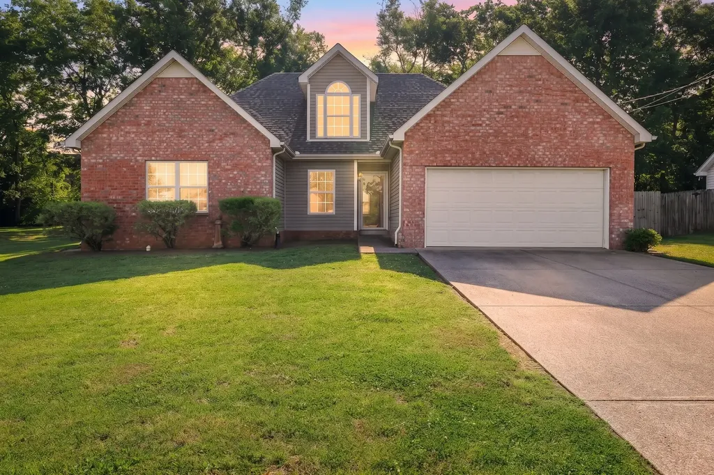 2233 Rosecran Circle La Vergne TN 37086