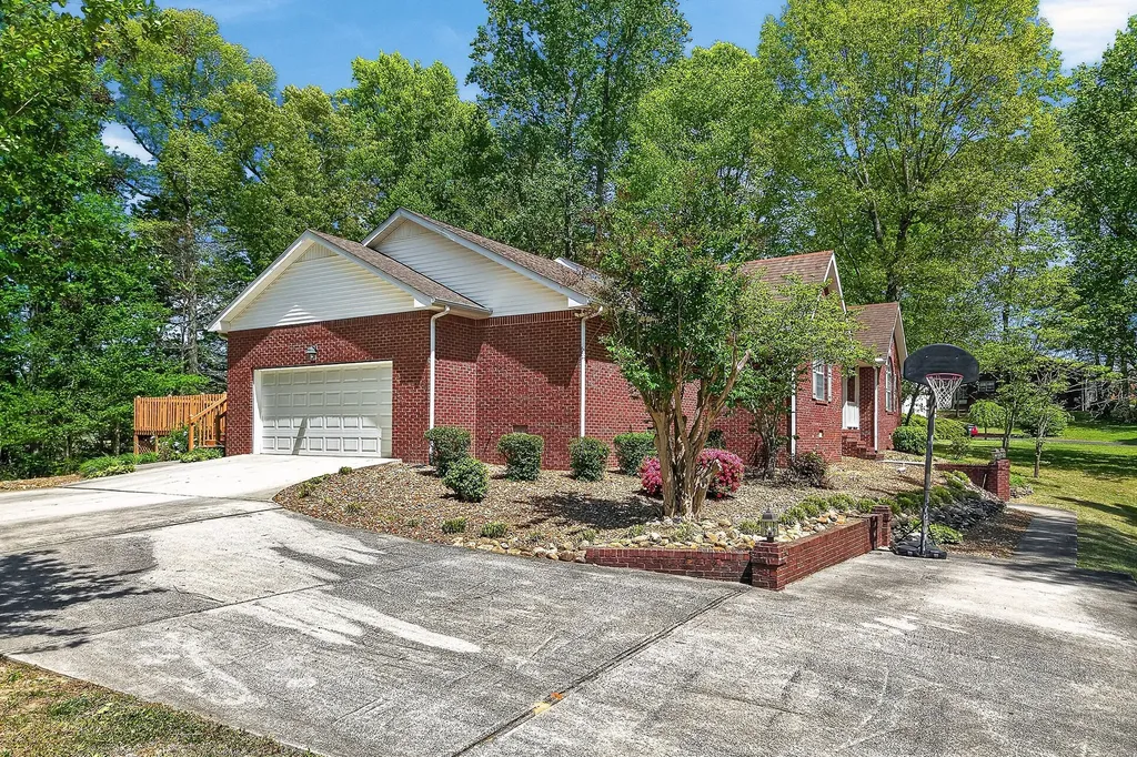 229 Hickory Boulevard Mcminnville TN 37110