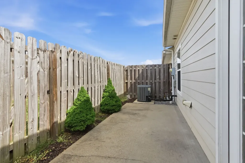 1040 Charlie Daniels Parkway Mount Juliet TN 37122