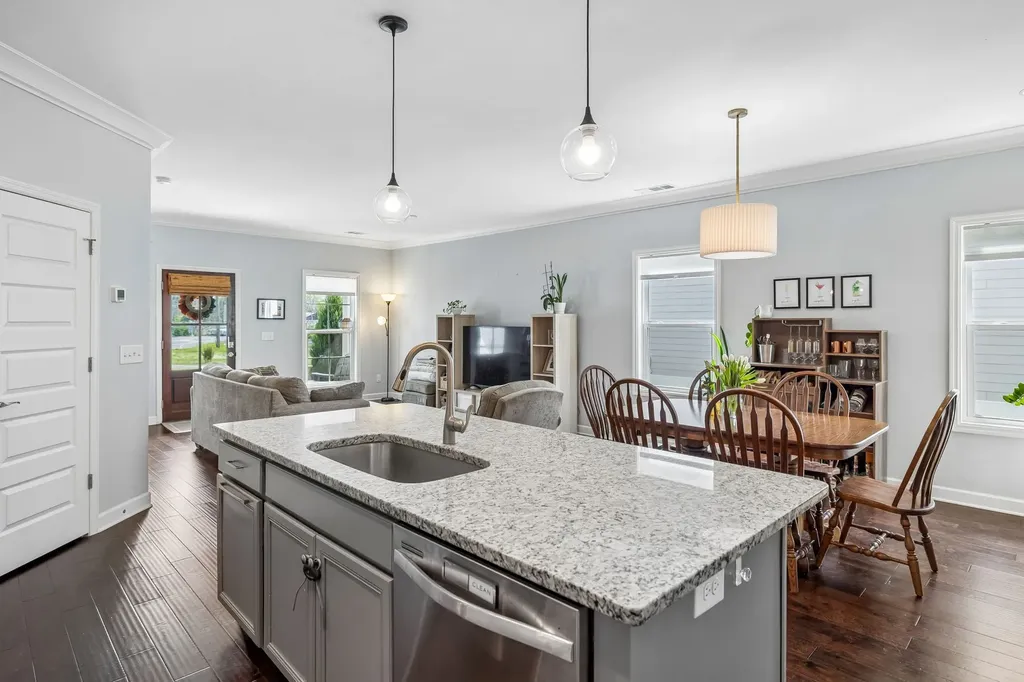 7398 Old Harding Pike Nashville TN 37221