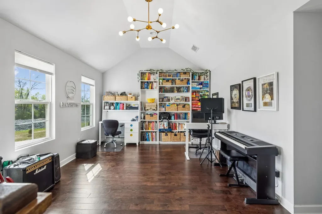 7398 Old Harding Pike Nashville TN 37221