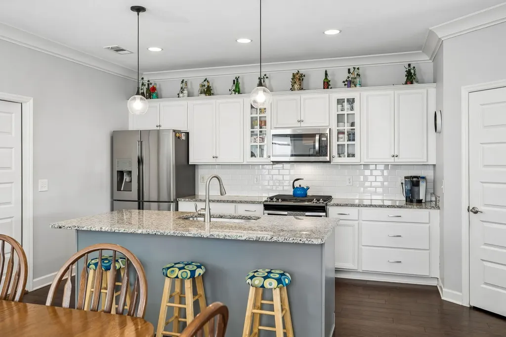 7398 Old Harding Pike Nashville TN 37221