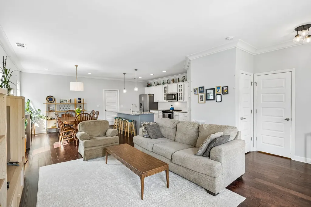 7398 Old Harding Pike Nashville TN 37221