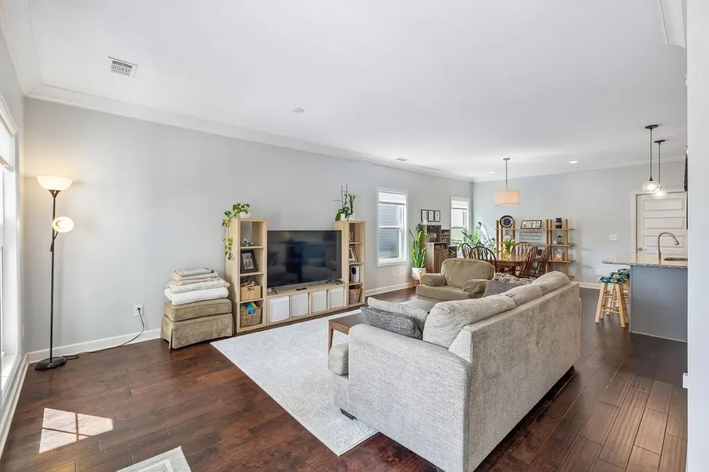7398 Old Harding Pike Nashville TN 37221