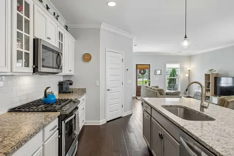 7398 Old Harding Pike Nashville TN 37221