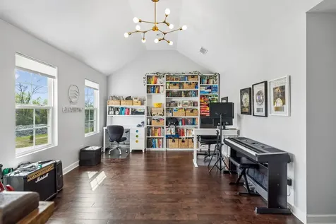 7398 Old Harding Pike Nashville TN 37221