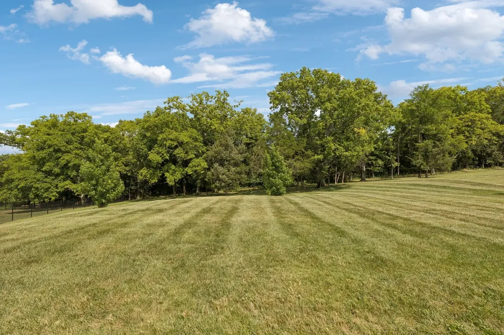 1916 New Bristol Lane Brentwood TN 37027