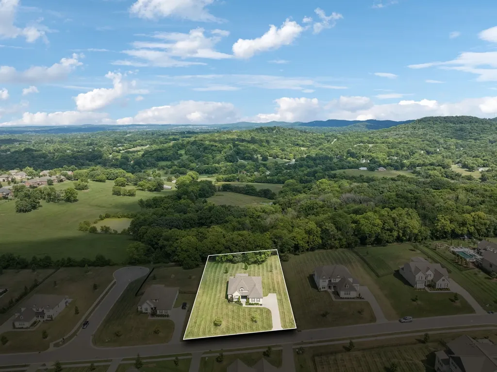 1916 New Bristol Lane Brentwood TN 37027