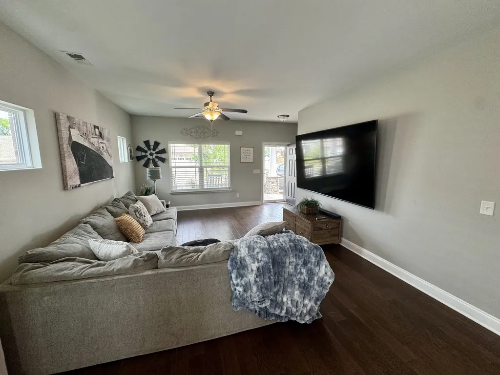 1319 Coates Lane Gallatin TN 37066