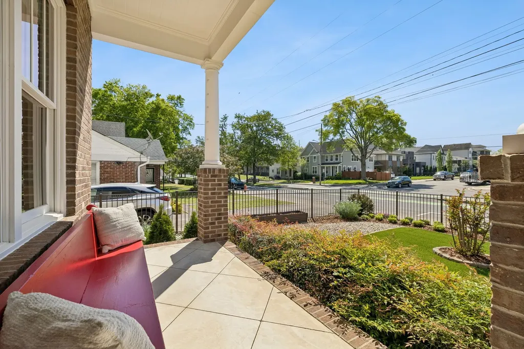 1500 King Hollands Avenue Nashville TN 37212