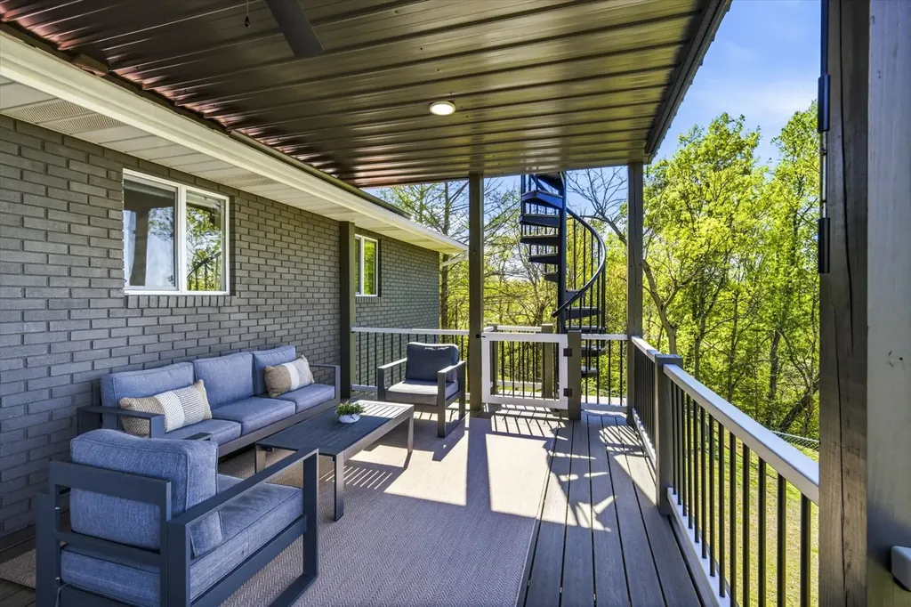 1845 Bouldercrest Drive Dandridge TN 37725