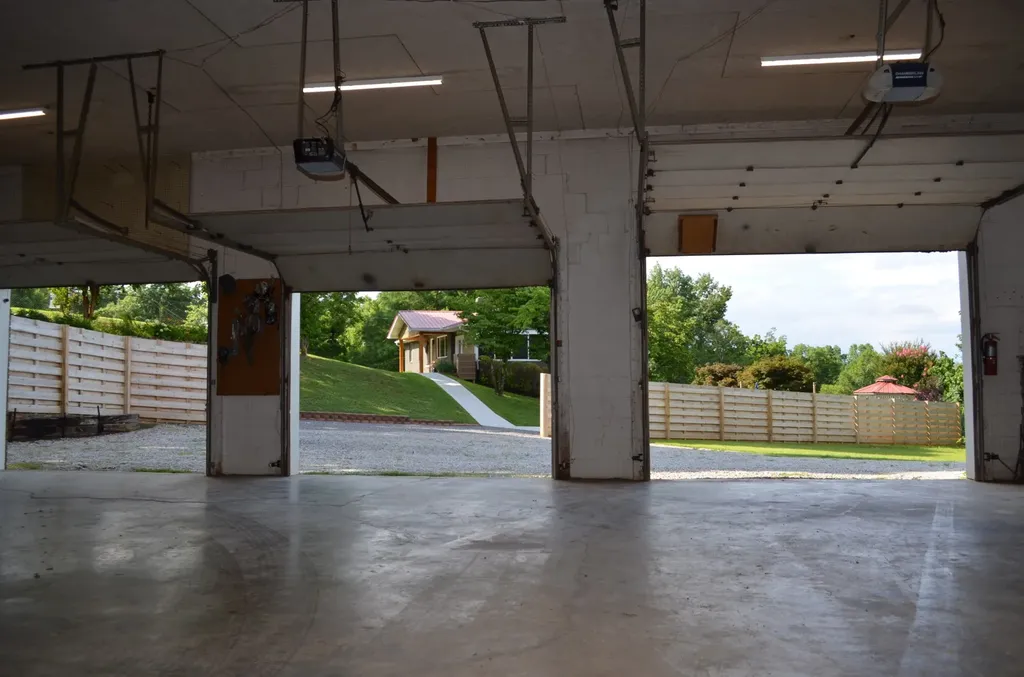 1845 Bouldercrest Drive Dandridge TN 37725