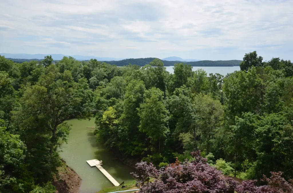 1845 Bouldercrest Drive Dandridge TN 37725