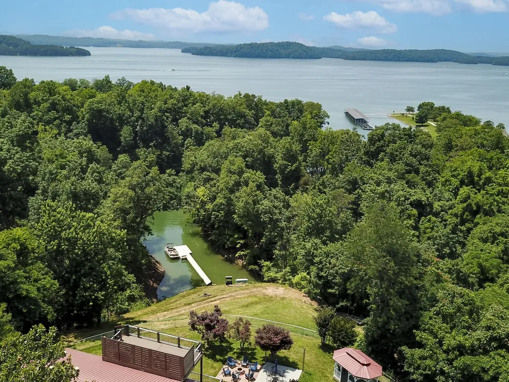 1845 Bouldercrest Drive Dandridge TN 37725